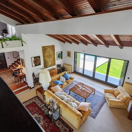 Bella Ana Villa *